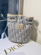 CHRISTIAN DIOR 30 Montaigne Mini Bucket Bag with Drawstring | 迪奧 水桶袋 (藍色)