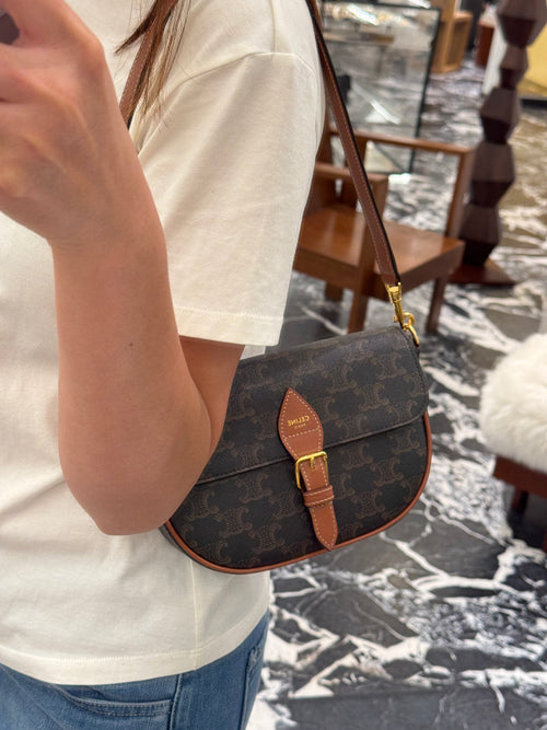 CELINE Folco Shoulder Bag in Triomphe Canvas | 賽琳 手袋 (啡色)