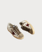 GOLDEN GOOSE Super - Star with burgundy glitter star and silver heel tab | 黃金鵝 Super - Star 搭配酒紅色亮片星星與銀色後跟標籤(白色) - LondonKelly 英國名牌代購