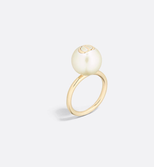 CHRISTIAN DIOR Dior Amulets Ring Matte Gold-Finish Metal with White Resin Pearl | Dior Pearl Ring (Gold)